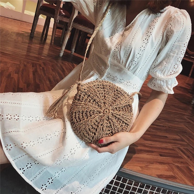 Ladies Elegant Tassel Beach Crossbody Bags Women Hollow Straw Bag Women Fashion Round Shoulder Bag Circle Rattan Bag For Femme