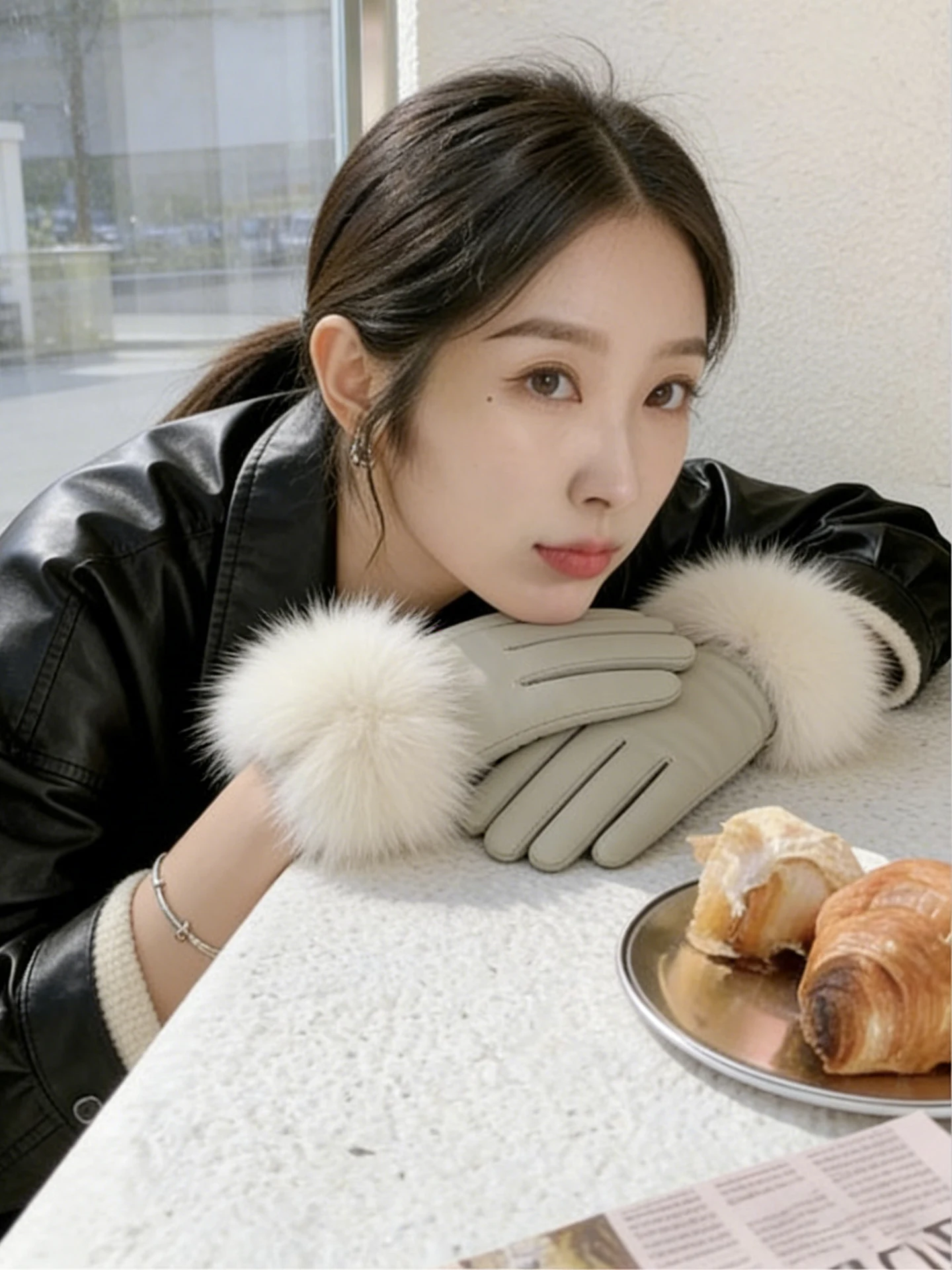 women's-fur-leather-gloves-touchscreen-compatible-soft-comfortable-driving-fashion-korean-style-winter-warm-gift-box-set