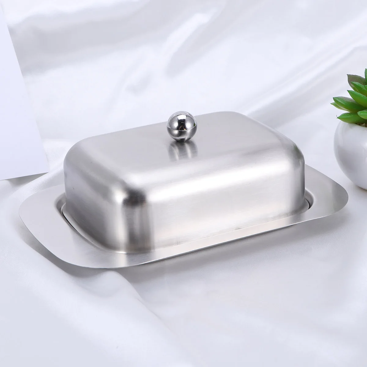

1Pcs Sleek Stainless Steel Butter Holder With Lid Contemporary Butter Dish Stylish Kitchen Accessory
