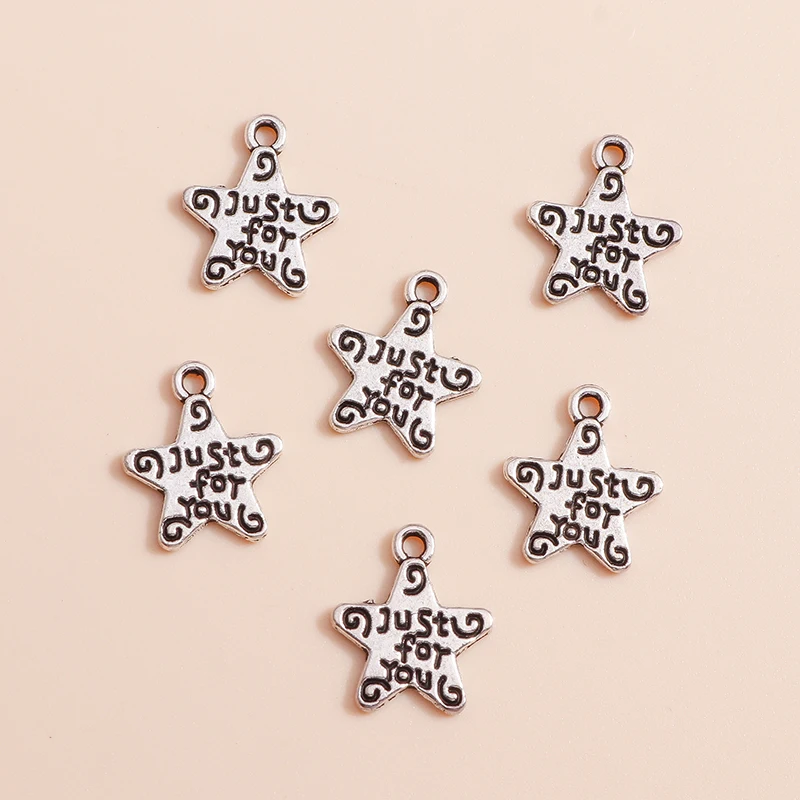 Leslie 50 Stück 13*11mm versilberte Buchstaben-Anhänger „Just For You“ mit Sternen für Halsketten, Armbänder, Ohrringe, DIY-Schmuckherstellung – Detail 3