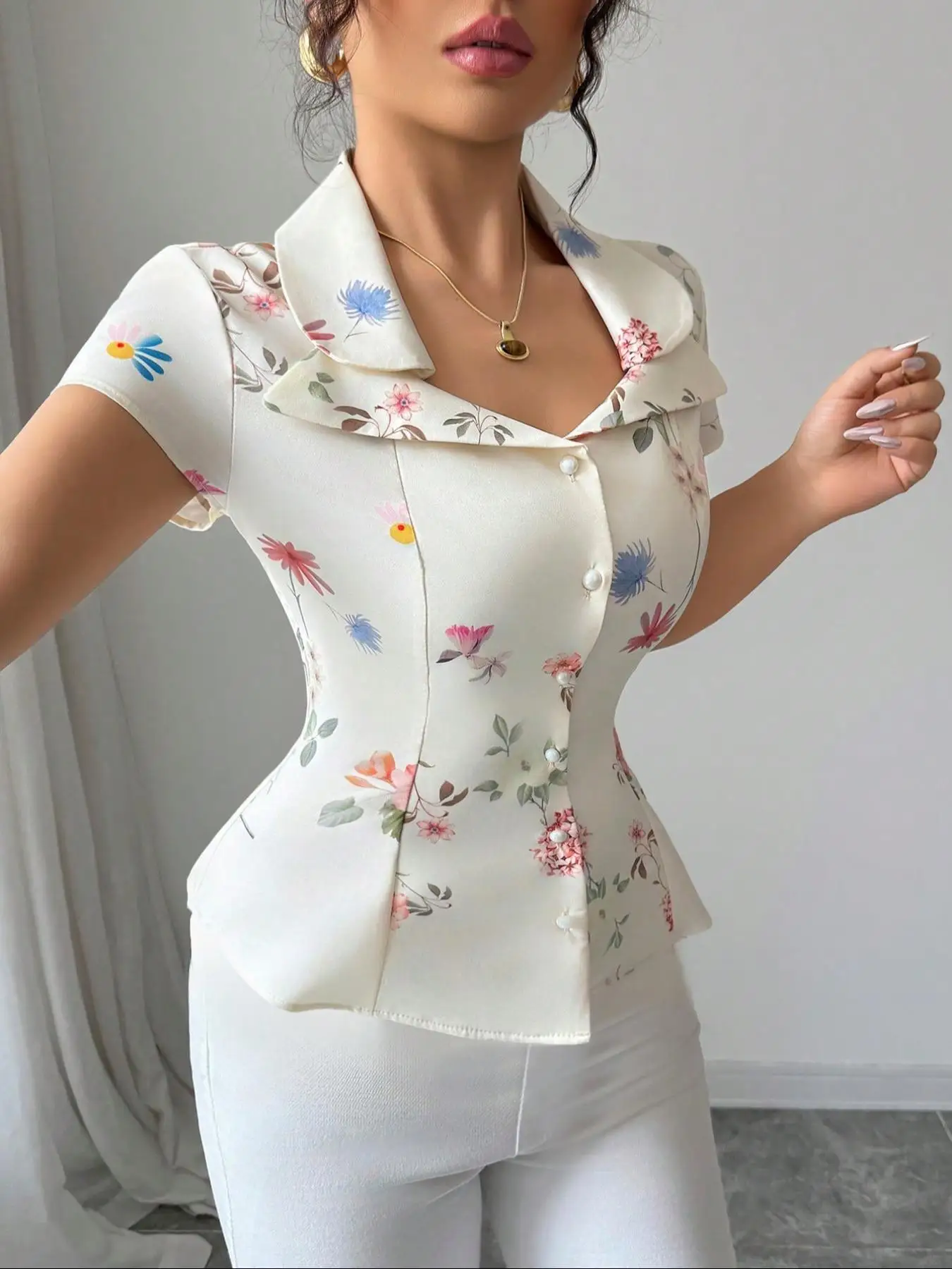 

Women's Casual Shirt, Stylish Ladies Top for Daily Wear & Office Use, Comfortable Fit Design, Perfect for Spring & Fall Seasons
