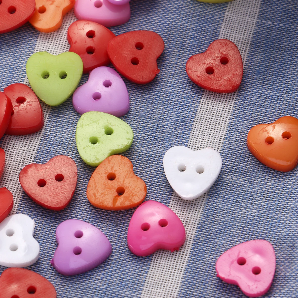 

100Pcs Adorable 2 Holes Resin Heart Shaped Sewing Buttons Multicolor For Crafts Knitting Jewelry Scrapbooking