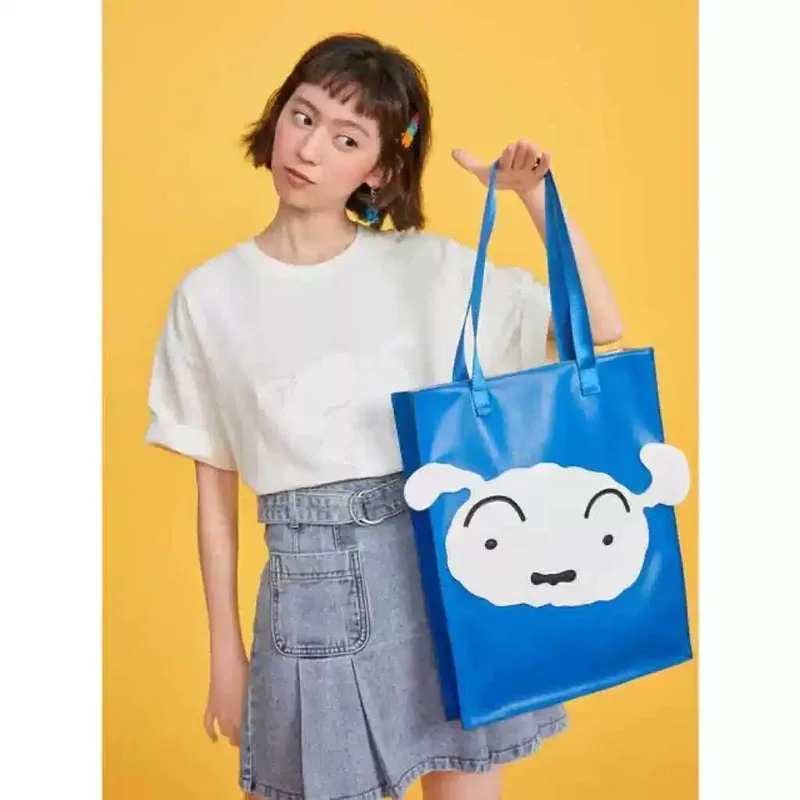 

Kawaii Anime Crayon Shin chan handbag Cute Cartoon Large capacity Girl Heart large shoulder leather girl handbag Toys for Gifts