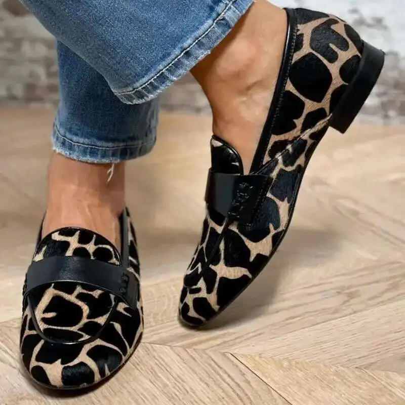 

2025 Fashion Flat Heels Loafers Round Toe Slip On Boat Shoes Casual Shoes