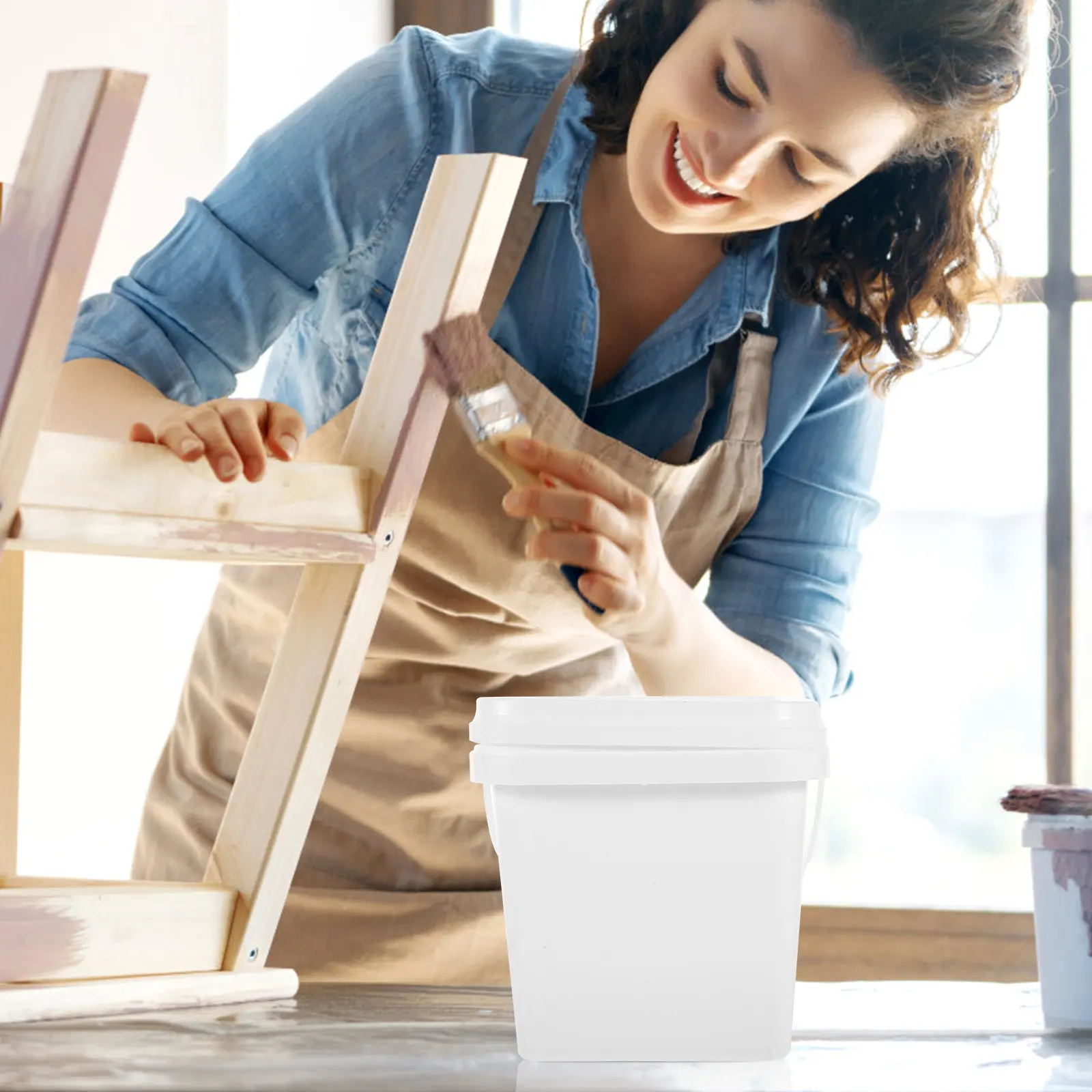 Ergonomic Handle Plastic Paint Bucket Lid Wide Mouth Design for Easy Pouring Painting Storage Outdoor Art Projects