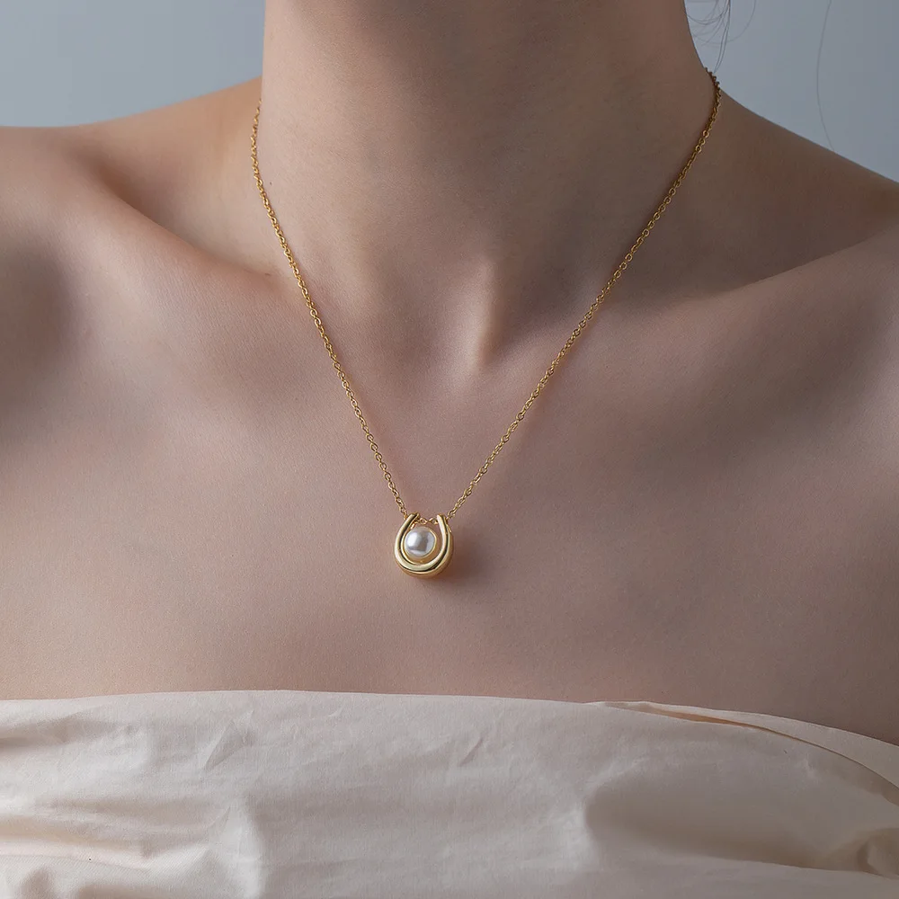 Creative U Shaped Fake Pearl Necklace Horseshoe Choker for Women Mother Stainless Steel Jewelry Waterproof