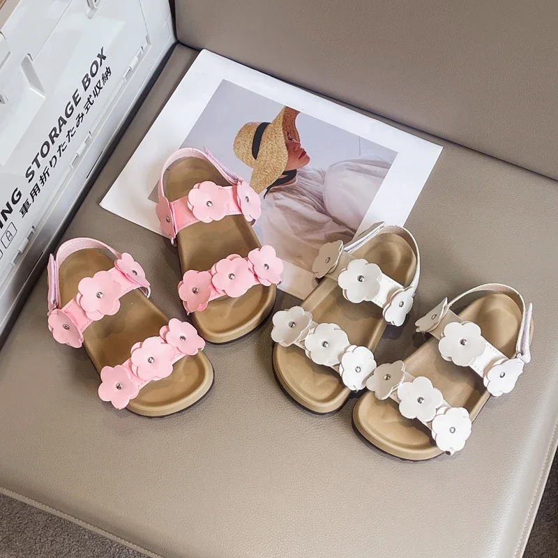 

Новинка лета 2023, детские повседневные сандалии для девочек, модная пляжная обувь в корейском стиле на мягкой подошве, нескользящая универсальная милая пляжная обувь с бантом