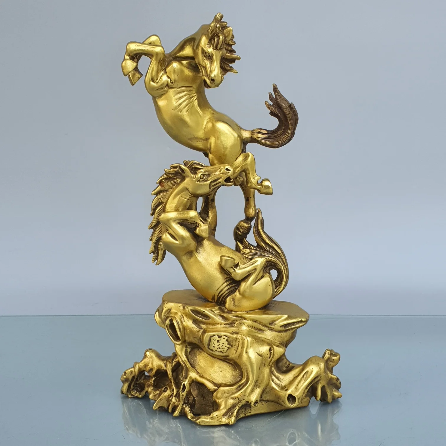

Pure Copper Two Horses Statue - Elegant Home Decor for Living Room and Entryway, Exquisite Decorative Piece for Family Shrine