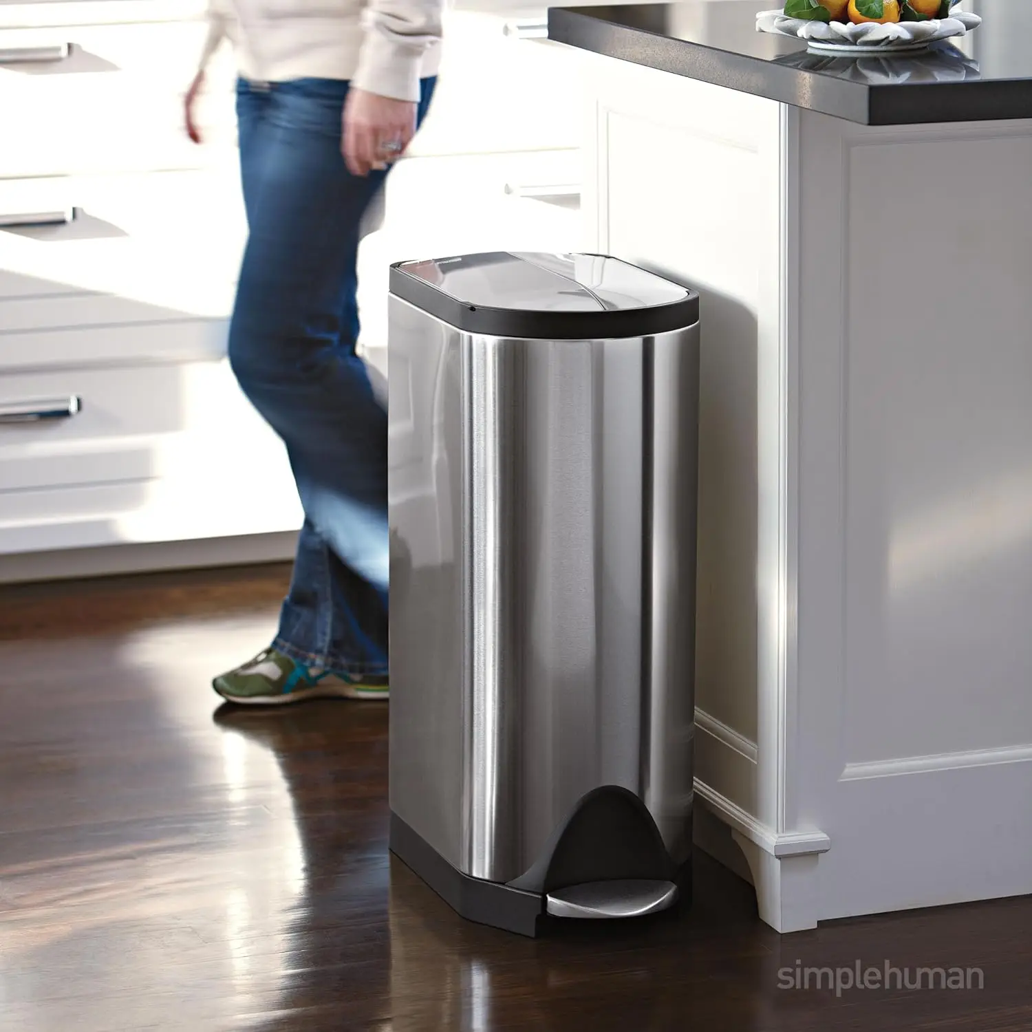 30 Liter / 8 Gallon Butterfly Lid Kitchen Step Trash Can, Brushed Stainless Steel