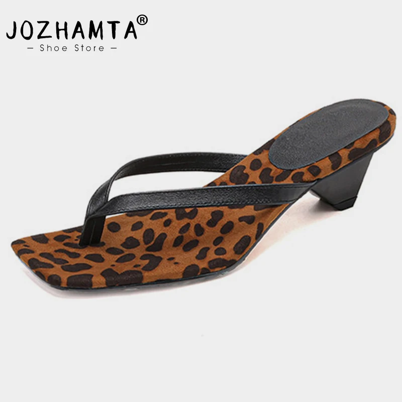 

Шлепанцы JOZHAMTA женские из натуральной кожи, сланцы, леопардовые сандалии, летние мюли на среднем каблуке, пляжные тапочки, размеры 34-39, 2025