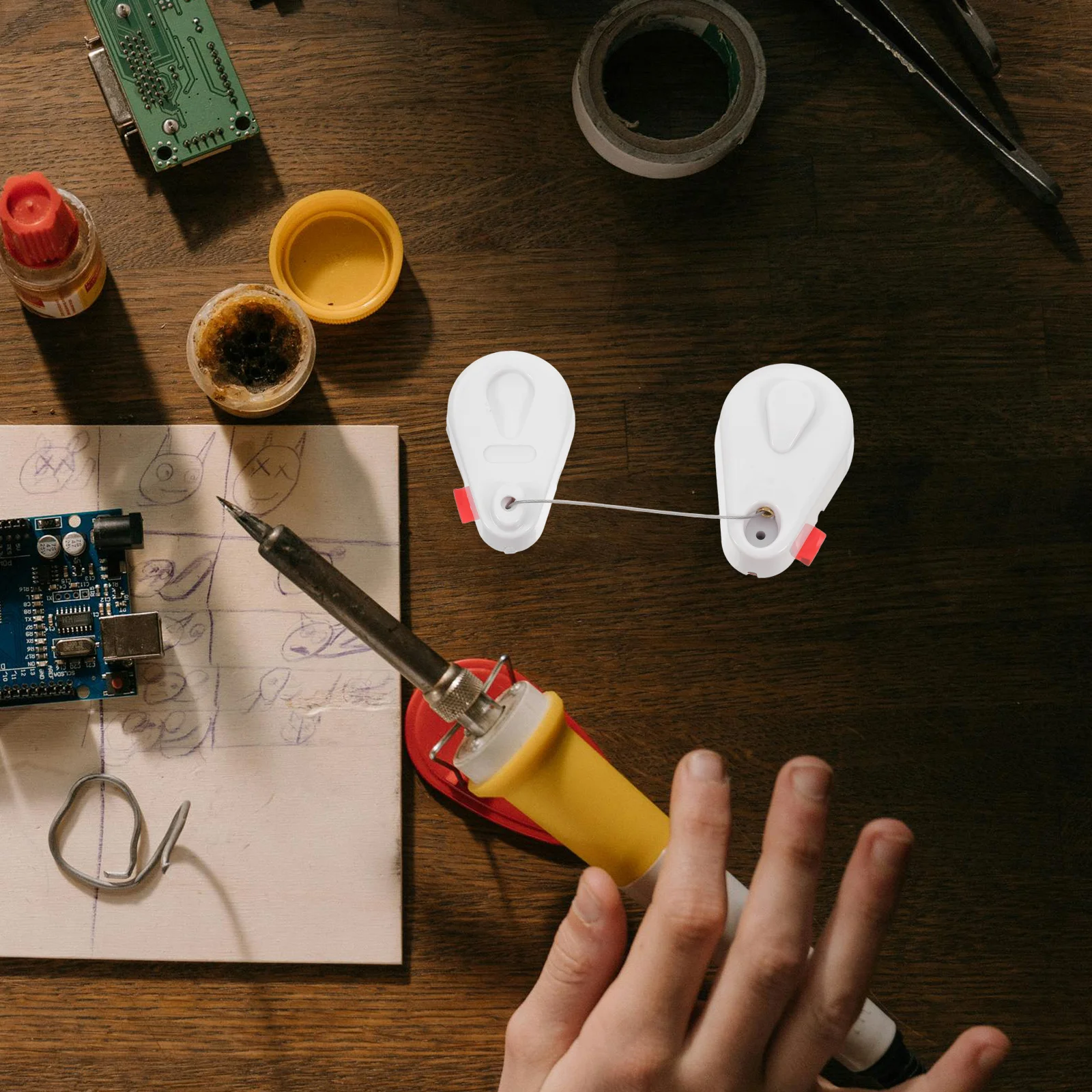 Caixa de cabo retrátil anti-roubo Suporte de fio telescópico retrátil automático para cabo de segurança de produto eletrônico