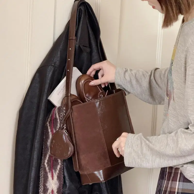 2026 New Original Fashion Retro Matte Suede Tote Bag For Women Large Capacity Bucket Type Single Shoulder Slant Cross Bag Trendy