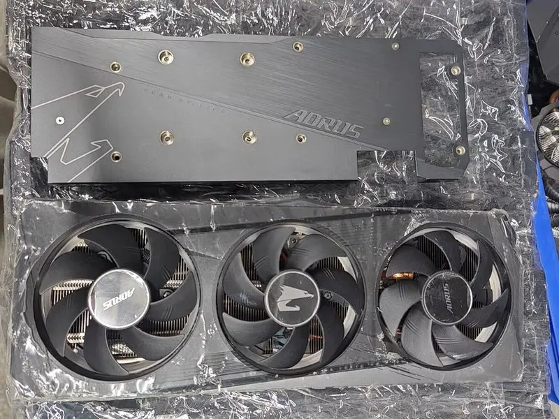 

Охладитель радиатора для видеокарты Gigabyte RX6700XT с задней панелью
