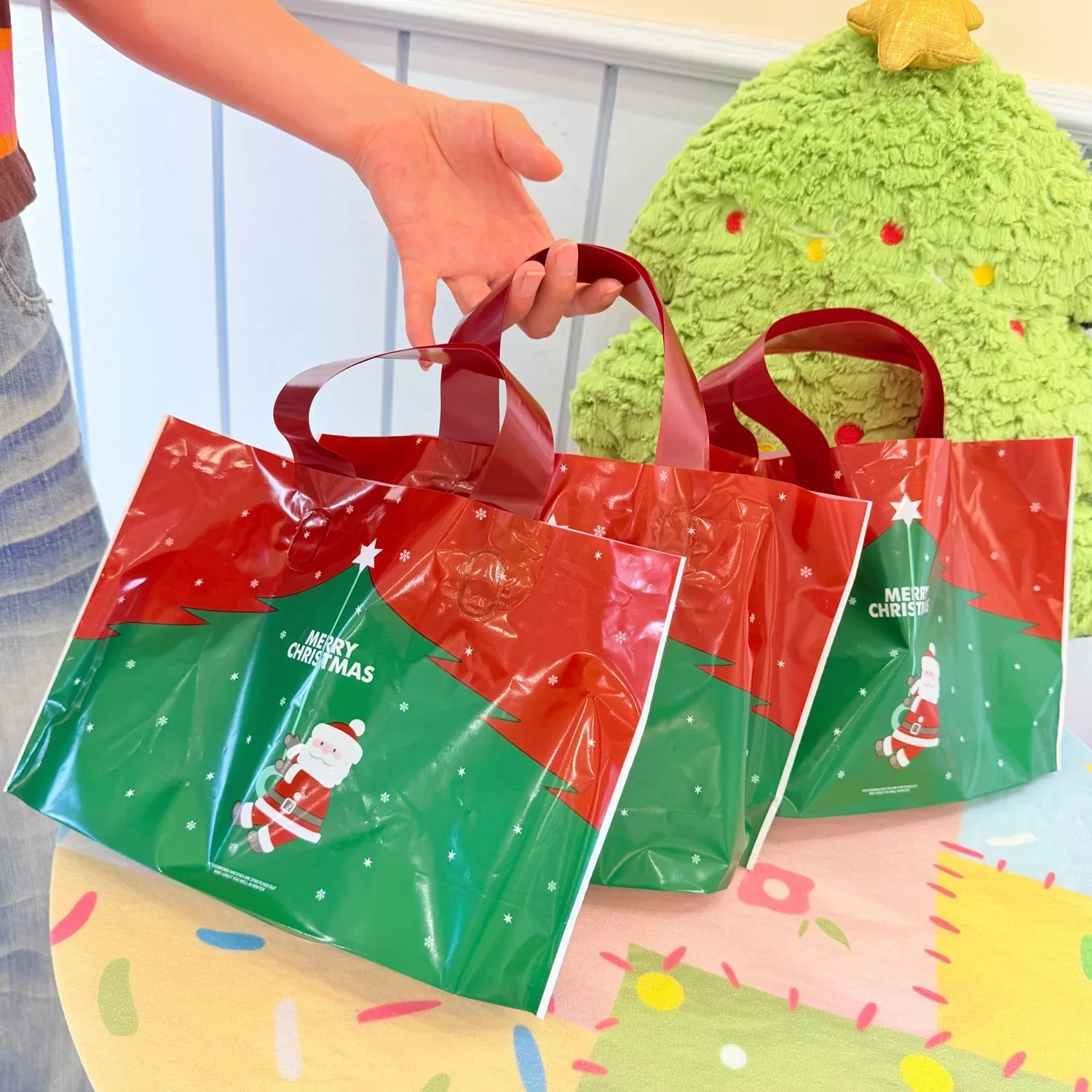 Christmas Gift Plastic Tote Bag Red Xmas Tree Reindeer Snowflake Print Waterproof Shopping Handbag Holiday Present Packaging Bag