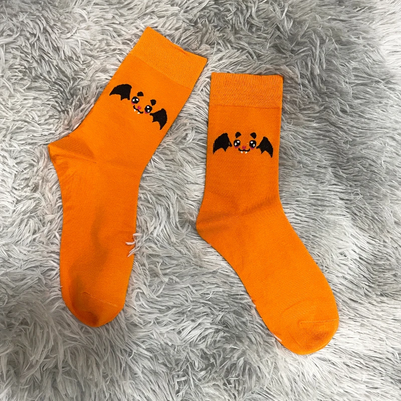 Highland Cow Halloween Cute Bat Socks autunno e inverno adulti divertente arancione Cartoon Soft Sock