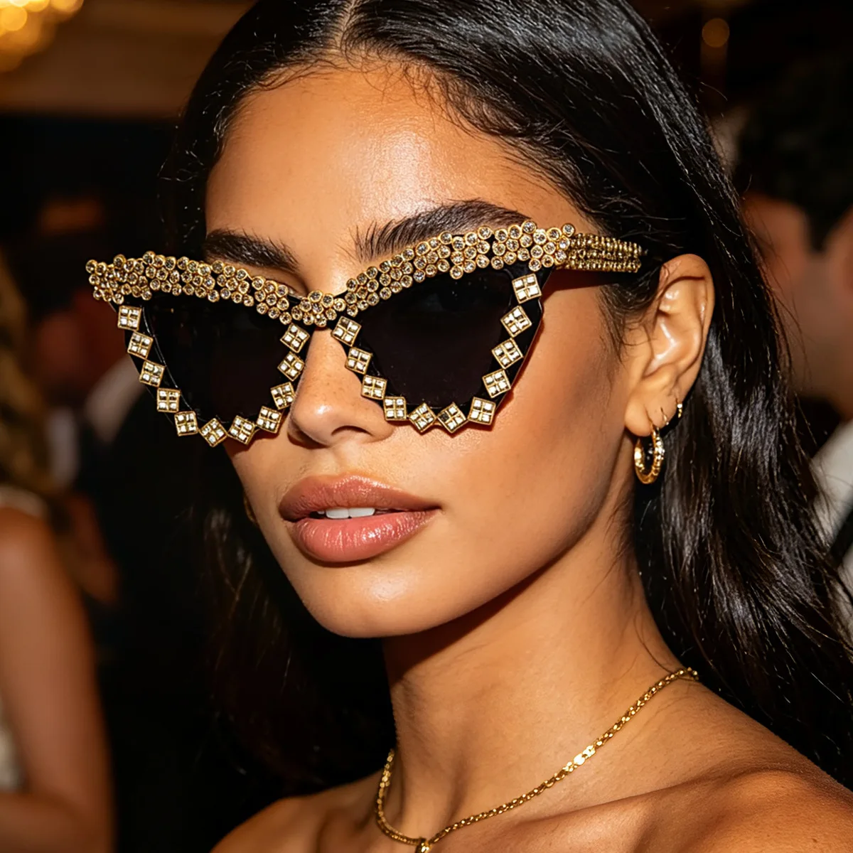 

Gothic Luxury Punk Oversized Cat Eye Sunglasses for Women Heavy Rhinestone Decor Cool Shades Street Festival Night Club Eyewear