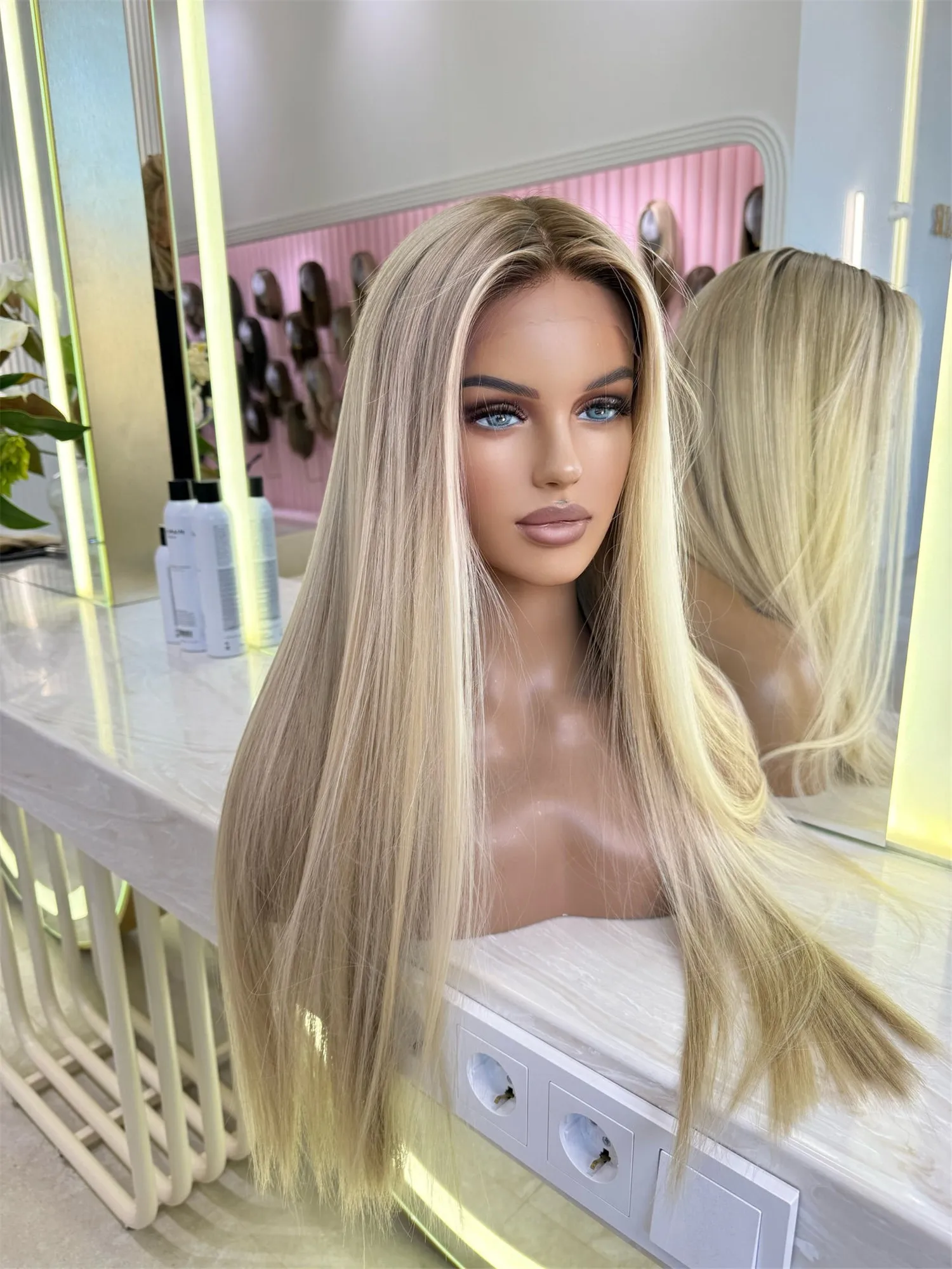 Light Blonde Balayage Futura Wig Natural Straight Highlights Glueless Hair 150% Density Synthetic Lace Front Wig Ready To Wear