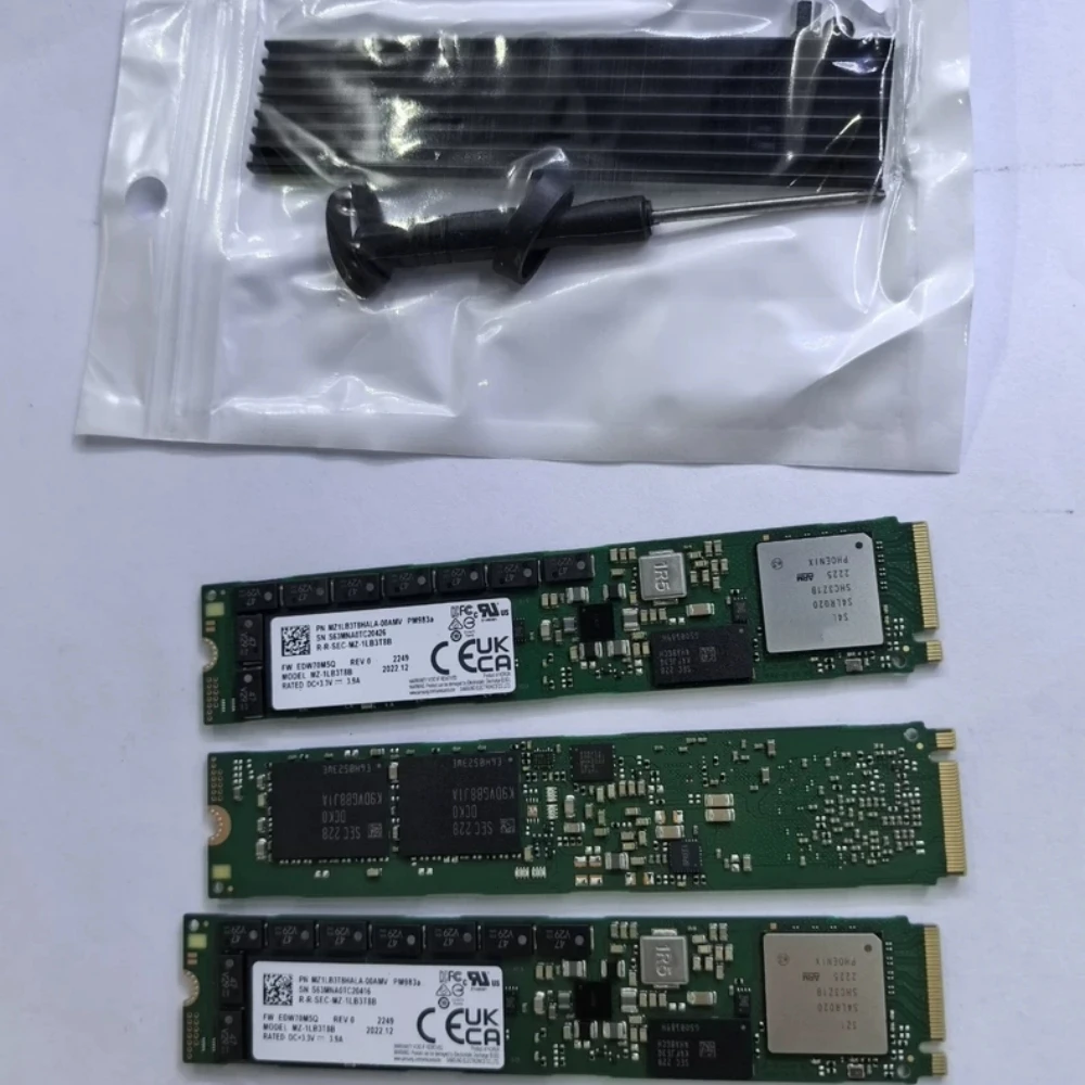 الأصلي PM983 900GB 1.92TB 3.84TB M.2 NVME pcie3.0 المؤسسة الداخلية محرك الحالة الصلبة 22110 Gen3 x4 لخادم سامسونج #3