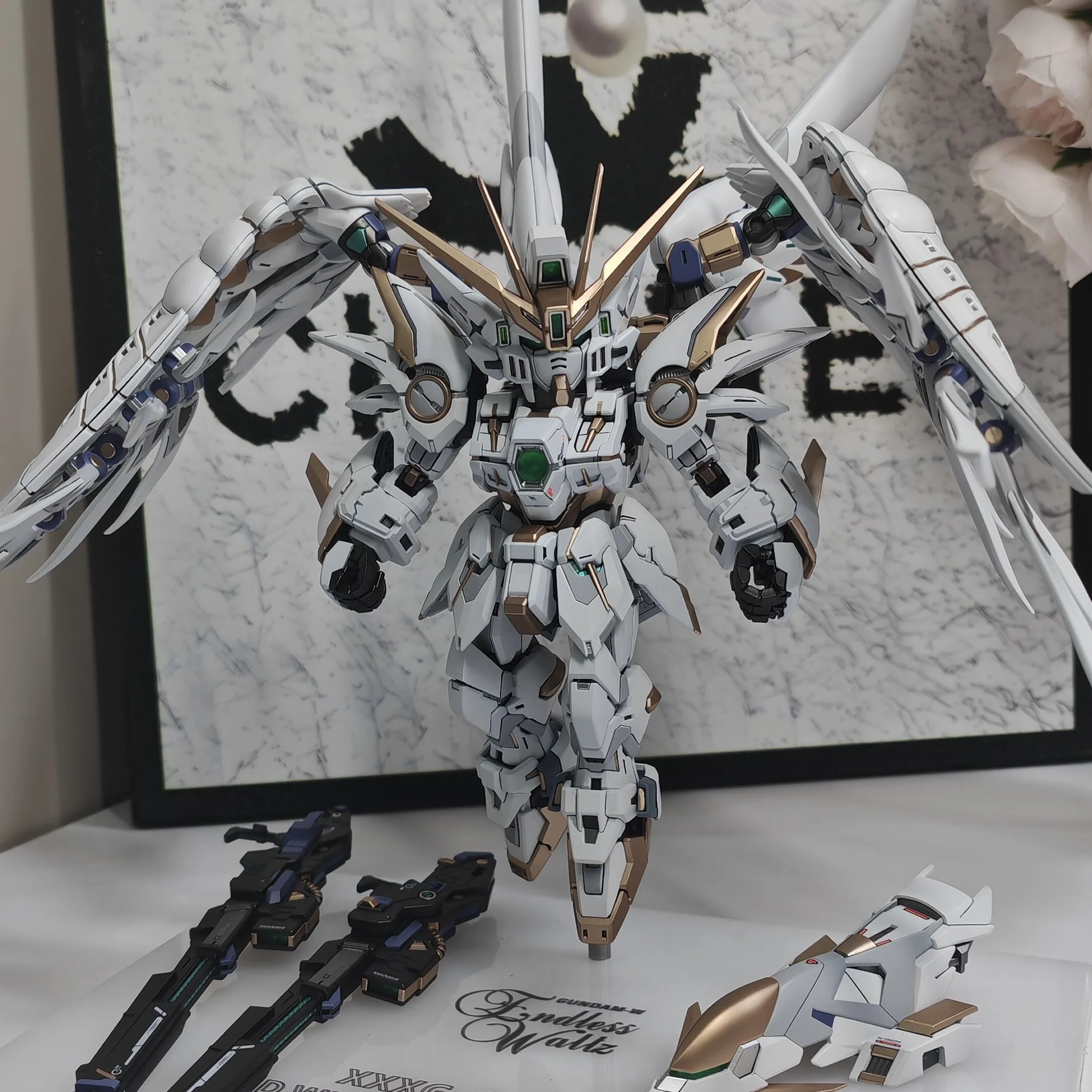 Gl Model Mgsd Wing Snow White Xxxg-00ysw Zestaw Modelarski do Składania Wing Zero Ew Xxxg-00w0 Figurka Akcji Robot Plastikowe Modele Zabawki
