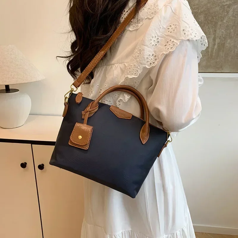 

Lightweight Commuting 2025 - Trendy Women's Oxford Tote Fashionable, Ideal for Daily Single - Shoulder & Crossbody Style