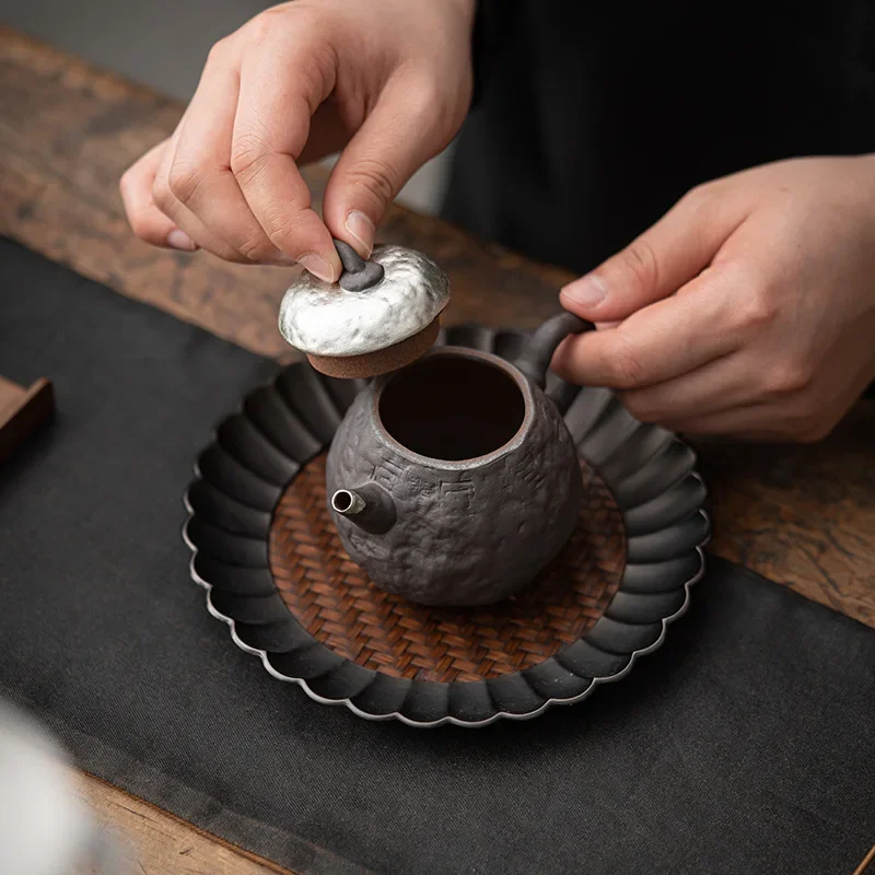 

Empty Zhai Pattern Pot Silver Gilded Vintage Handmade Teapot Kung Fu Tea Ceremony Old Volcanic Clay with Ball Hole Tea Kettle