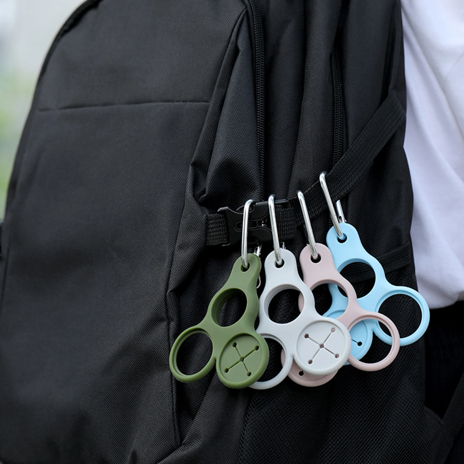 

Portable Silicone Water Bottle Buckle Drink Water Bottle Hook Carabiner Silicone Multifunctional Ribbon Hook Camping Tool