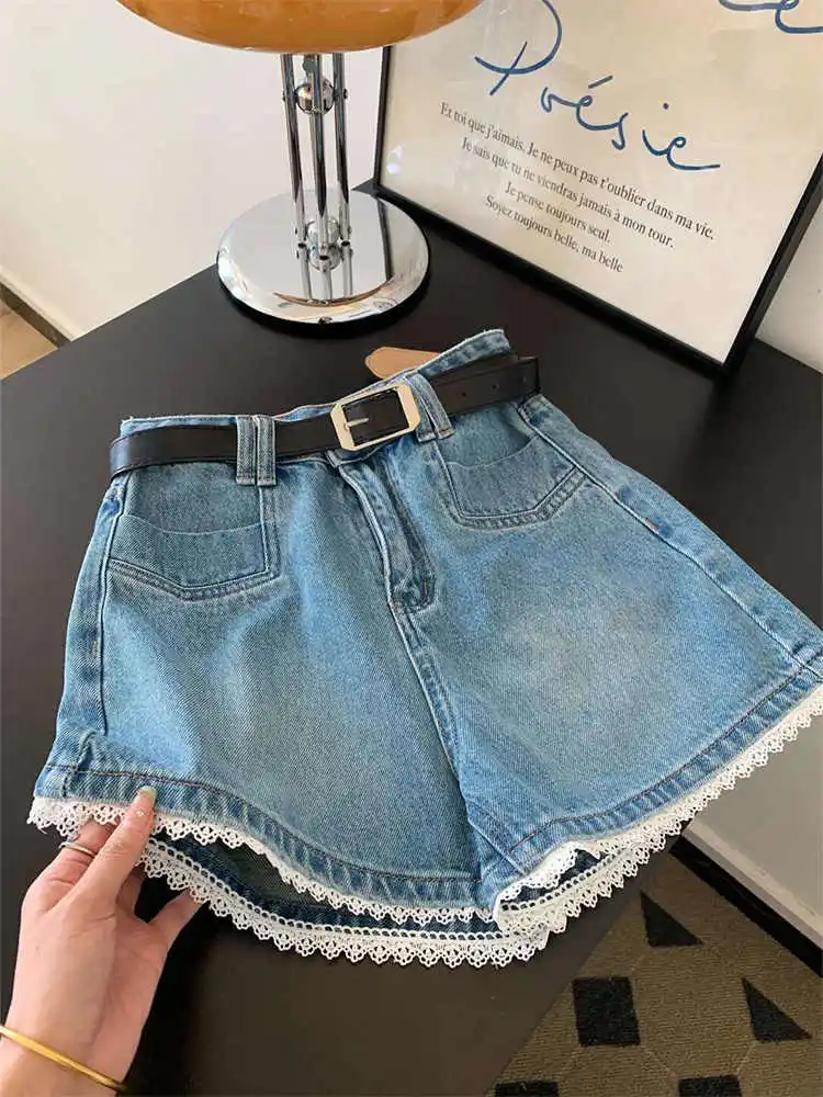 

Oversized Lace Spliced Denim Shorts Women Summer New High Waist Chic Design Slim Temperament Shorts Korean Style Hot Pants