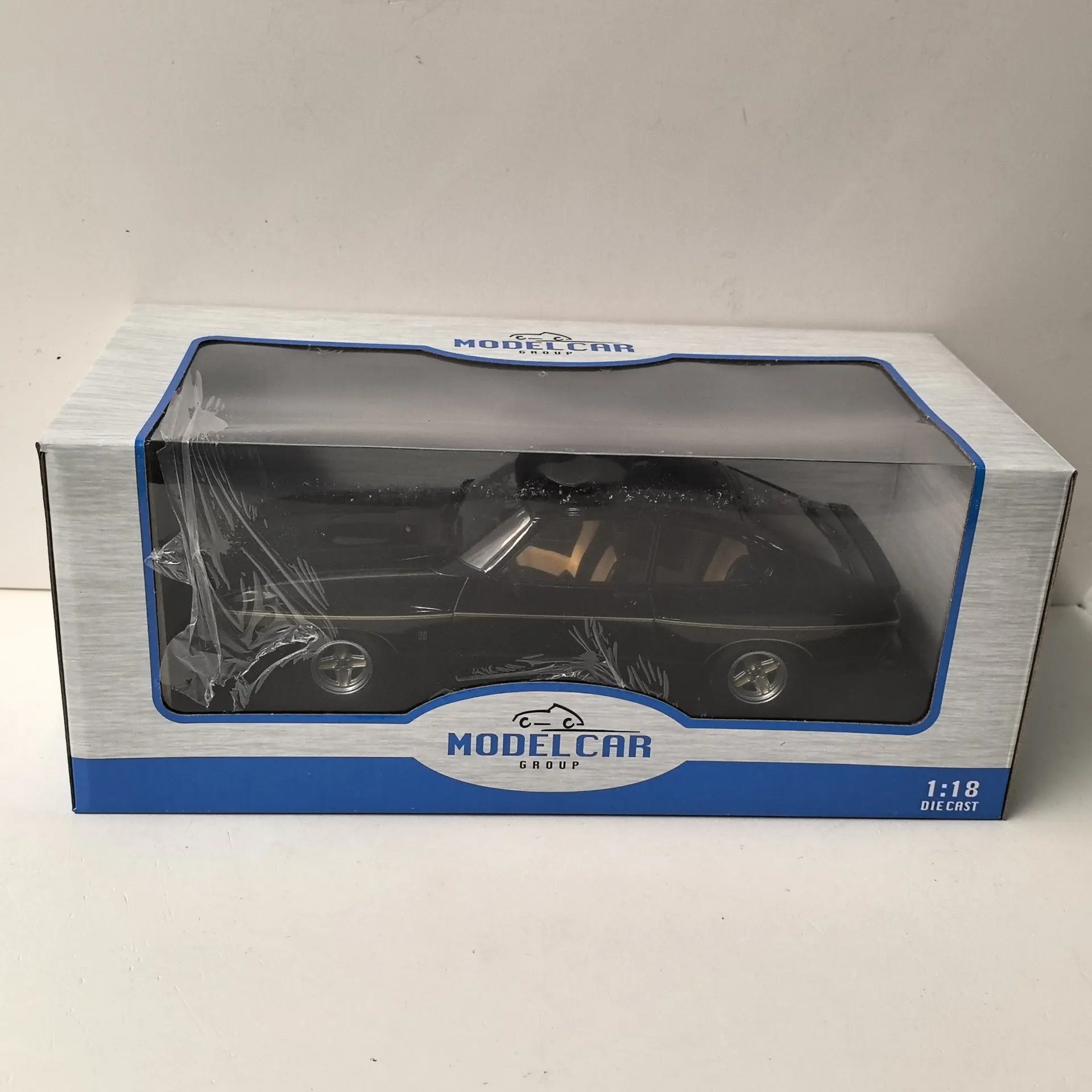 

Модель автомобиля из сплава Diecast MCG 1/18 Scale CAPRI MK II X-PACK S4 с дефектами поверхности покраски