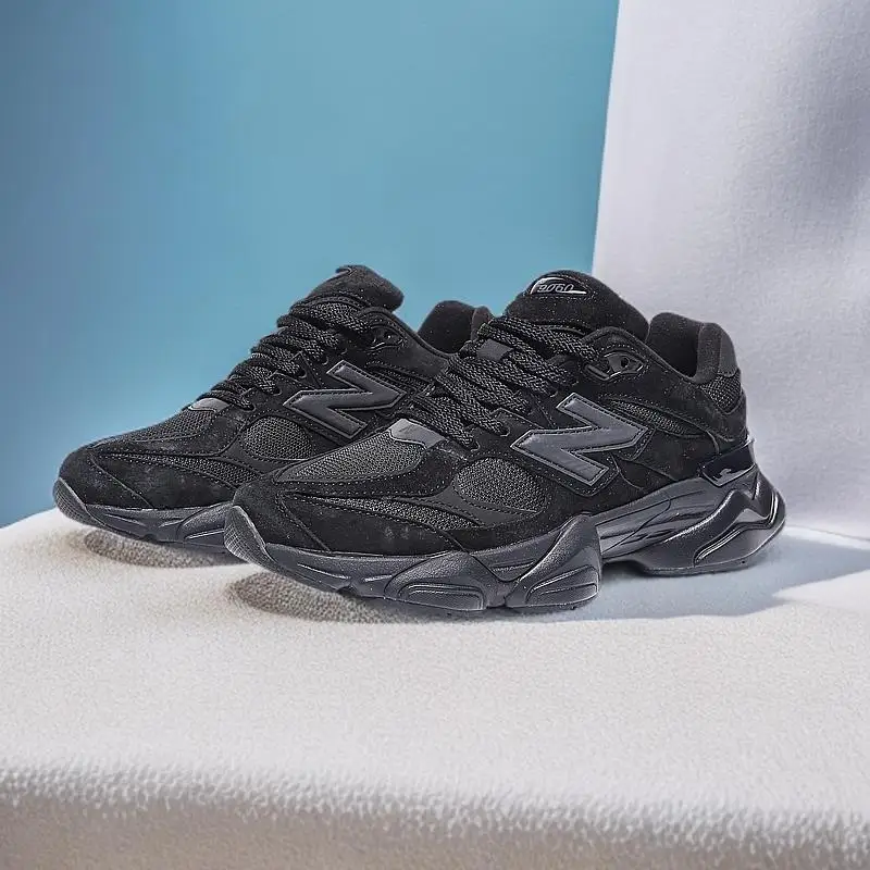 

BootsLightweight chunky - sole sports shoes, heavy look, light feel