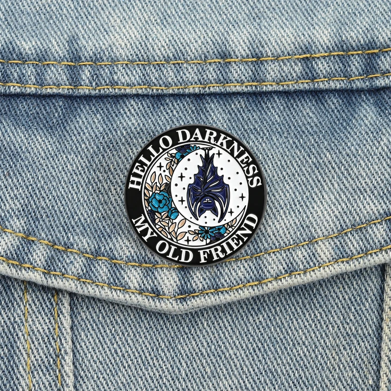 Hello Darkness Bat Moon Emaille Pins Mein alter Freund Broschen Anstecknadeln Punk Halloween Schmuck Geschenk für Freunde