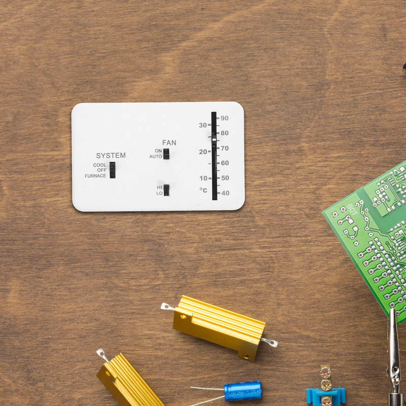 

Аналоговый термостат для автодома, белый контроллер электрического отопления и охлаждения, точный контроль температуры для системы климат-управления на автодома