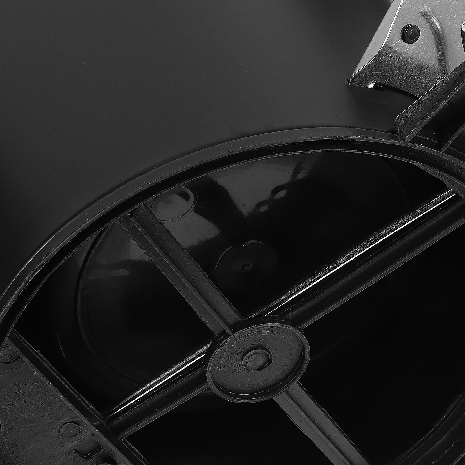 

Iron Pedal Trash Can Lidded Rubbish Bin Large Opening Household Garbage Container Kitchen Bathroom Kitchen Garbage Can