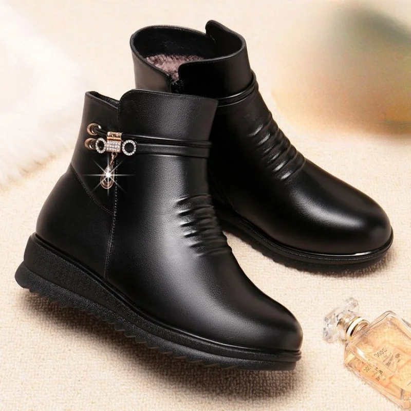 أحذية نسائية شتوية بكعب مكتنز لعام 2025 دافئة - أحذية قصيرة للأمهات ذات ارتفاع فروي لزيادة منتصف العمر #6