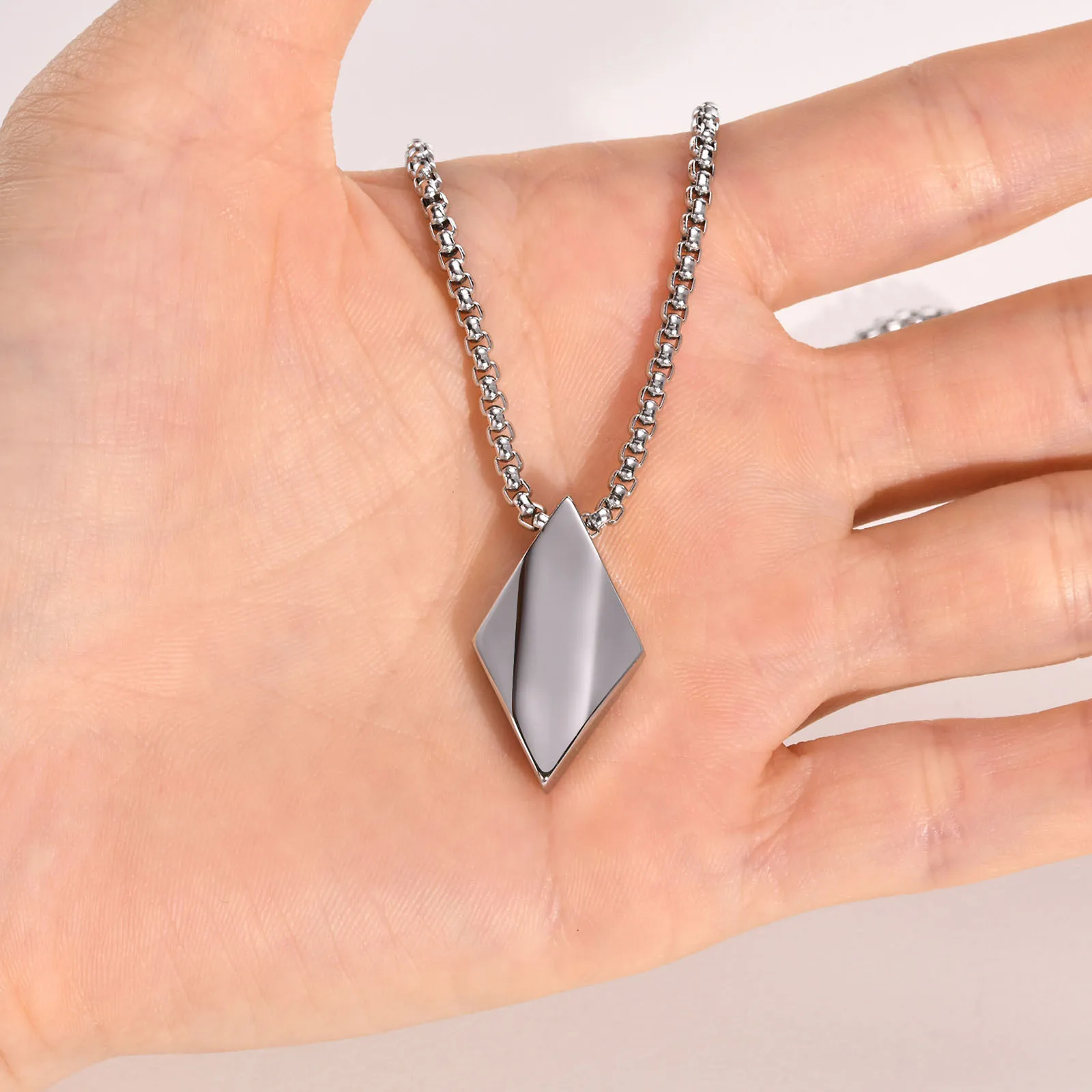 Rhombus Mann Halskette Edelstahl Schmuck Anhänger mit verstellbarer Box Kette Kragen Vater Freund Valentinstag Geschenk – Detail 6