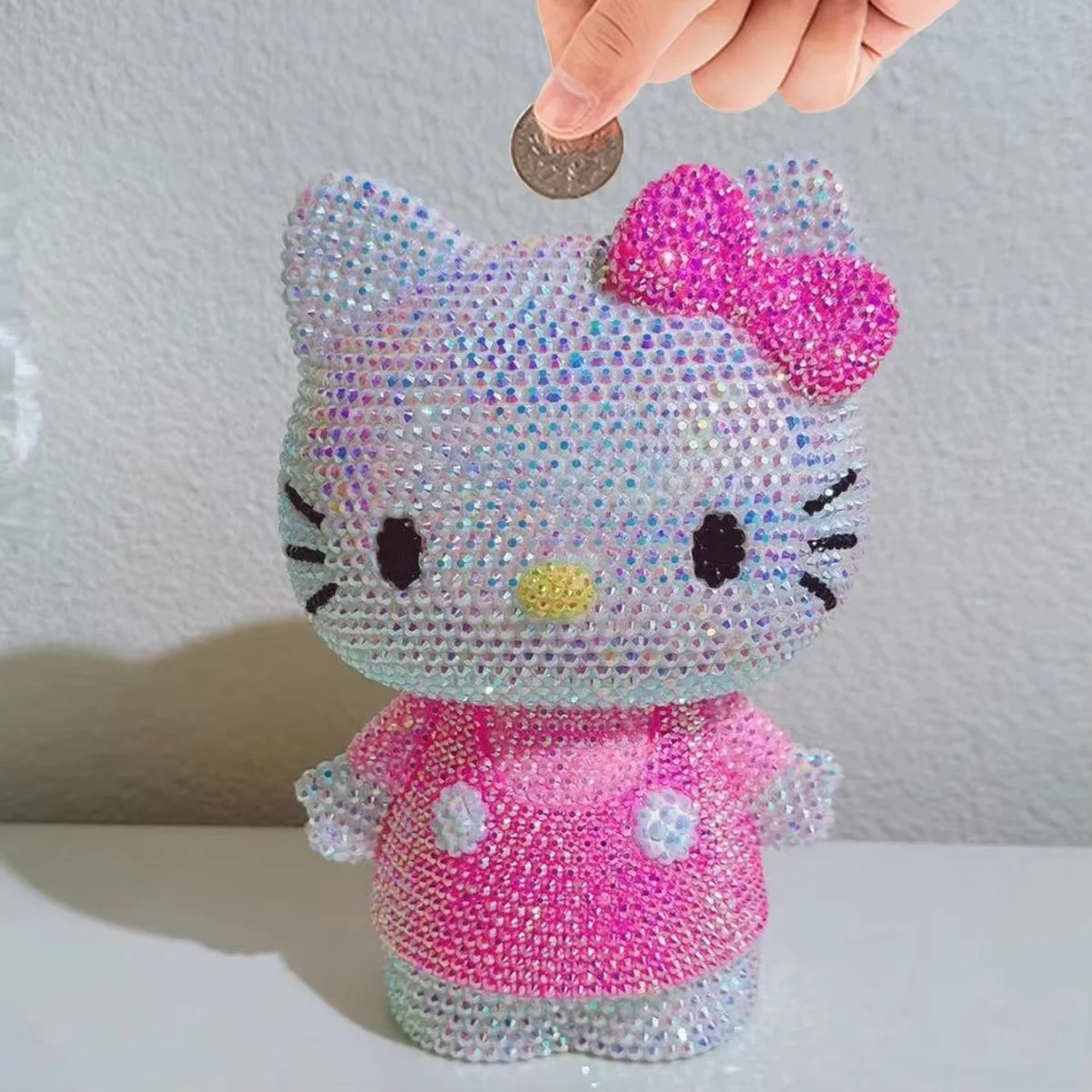 กระปุกออมสินฟิกเกอร์อนิเมะลดราคา  ตุ๊กตาการ์ตูนเมโลดี้  กระปุกออมสินแบบ DIY  ตุ๊กตาเพชร  โมเดล DIY  ตุ๊กตาเฮลโลคิตตี้  ของขวัญวันเกิด