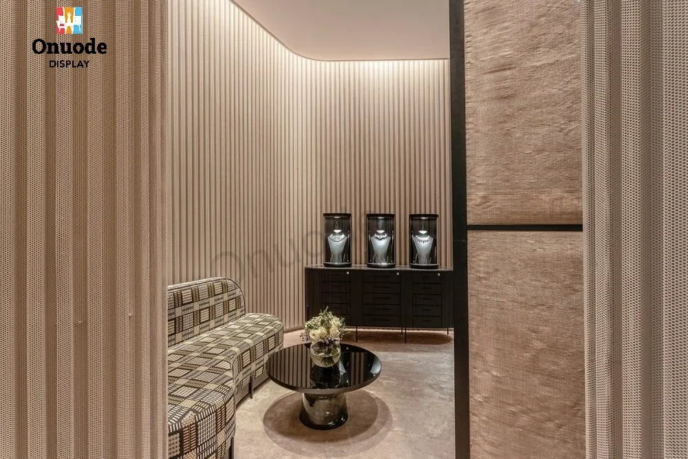 Custom.High End Custom Jewelry Store Display Furniture and Full Shop Decoration for Boutique Retail & Showroom Design