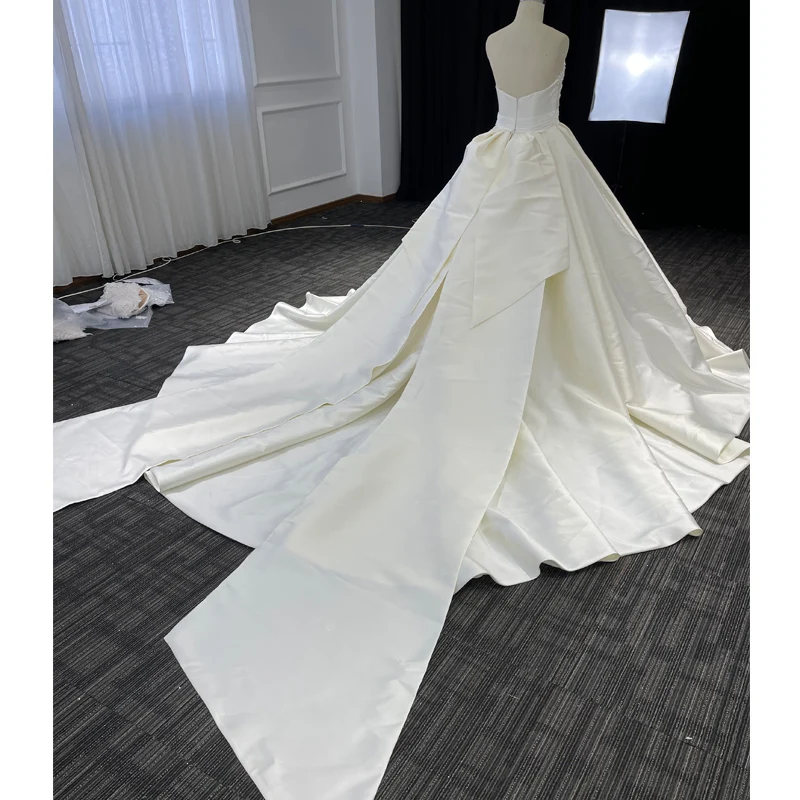 Luxury Satin Princess Ball Gown Wedding Dresses Pearls Bridal Gowns Long Train