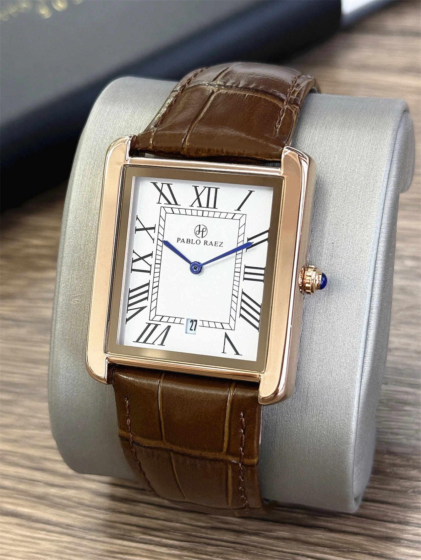 ساعة رجالية للأعمال بتقويم كلاسيكي كلاسيكي فاخر من الجلد مقاومة للماء ساعات كوارتز عصرية للرجال مع صندوق وبطارية احتياطية #1