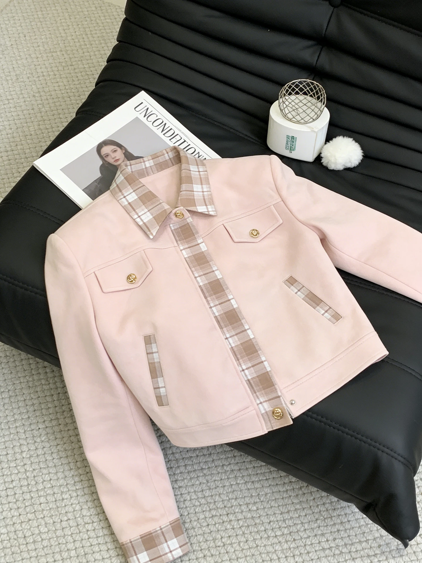 

Chic Plaid ort Coat Women's Turn-down Collar Jaet Spring 2026 Commute Sle Stand Fit Ele ature Design