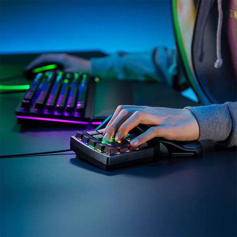 Razer Tartarus Pro Analog Optical Switch Gaming Keypad -32 Programmable Keys -Unlimited Macro Length and 8 Quick-Toggle Profiles