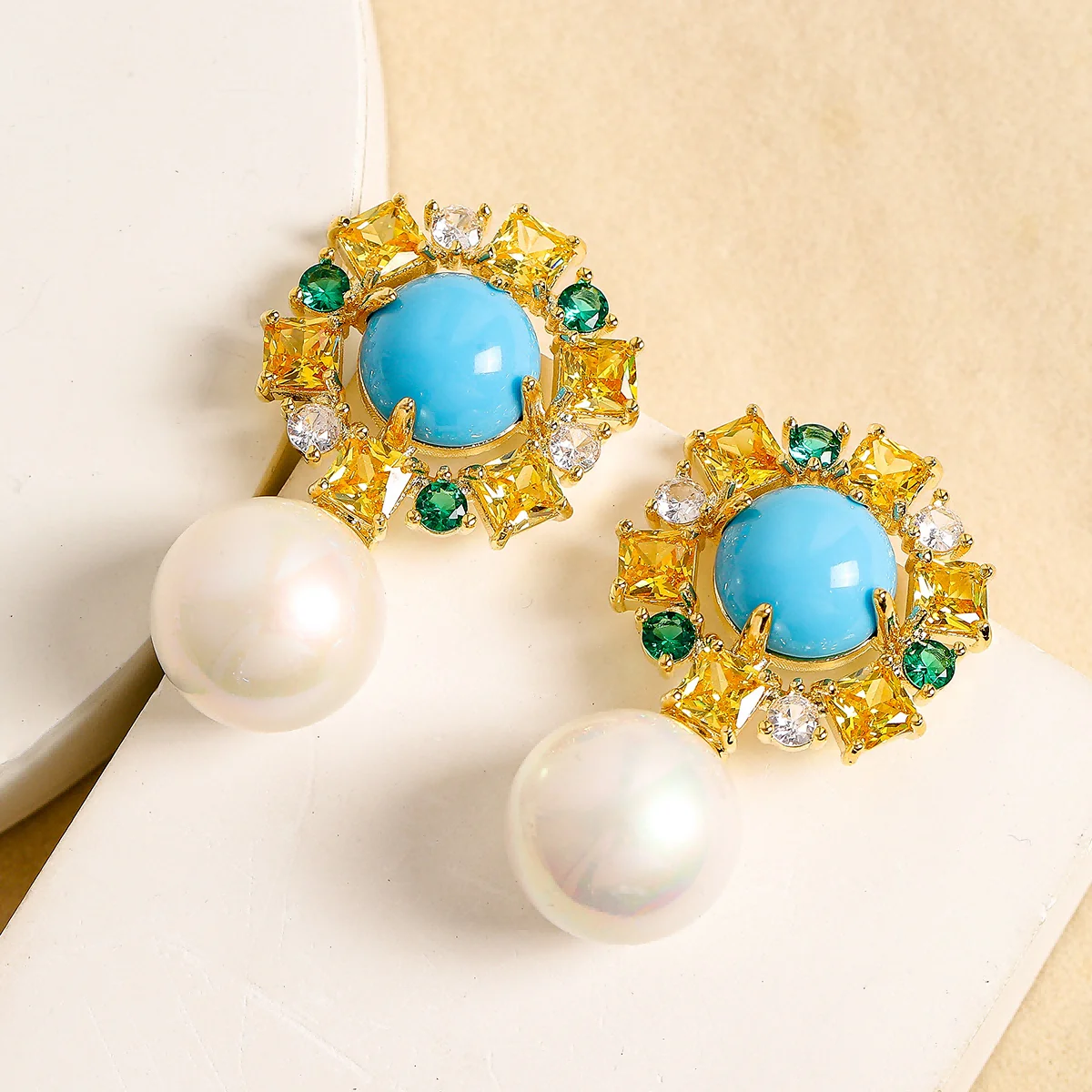 

Vintage Geometric Pearl Earrings High-end Unique Design Elegant Versatile Fashion Ear Studs for Women