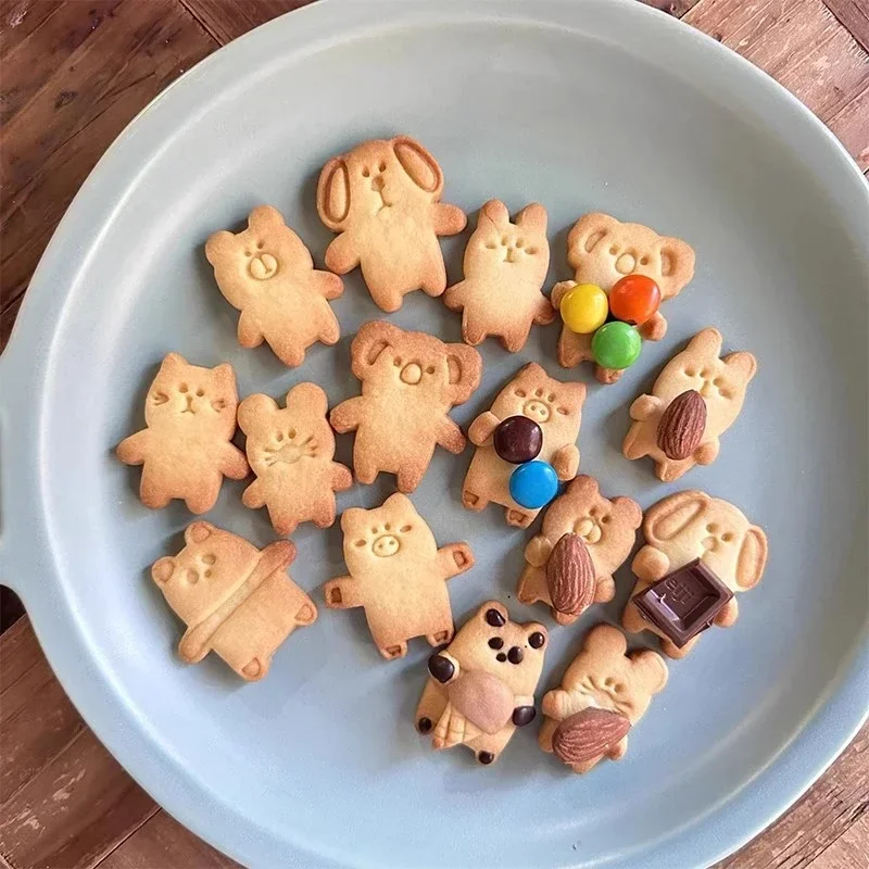 Cartoon Animal Rabbit Koala Bear Dog Cat Mouse Stamp Cookie Mold Nut Cookie Biscuit Mold Hug Hug Cookie Cutter Baking Tool