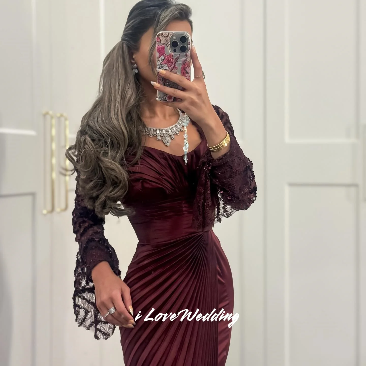 Robes de soirée chérie bordeaux 2025 dentelle perlée à manches longues sirène longueur au sol robes de soirée de mariage plissées personnalisées