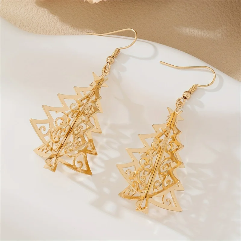 Exquisite goldfarbene 3D-Weihnachtsbaum-Anhänger-Ohrringe für Damen, modische hohle Schneeflocken-Ohrringe, Schmuck für die Neujahrsparty. – Detail 6