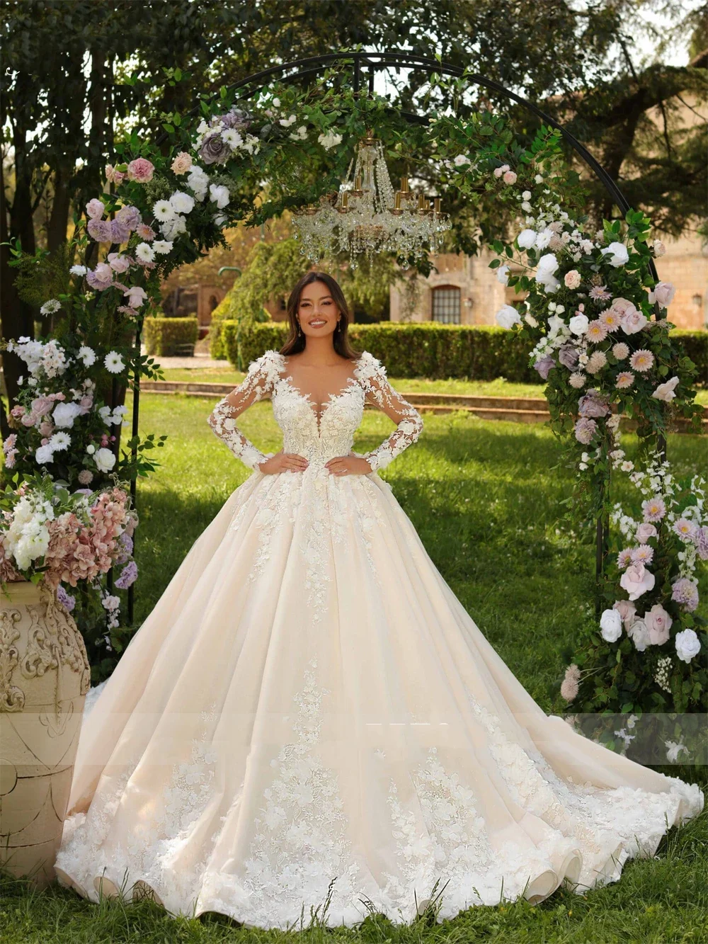 Flavinke Eleganza personalizzata Affascinante A-Line Abiti da sposa Perline Appliques Pizzo Maniche lunghe Corte dei treni Scoop Abiti da sposa