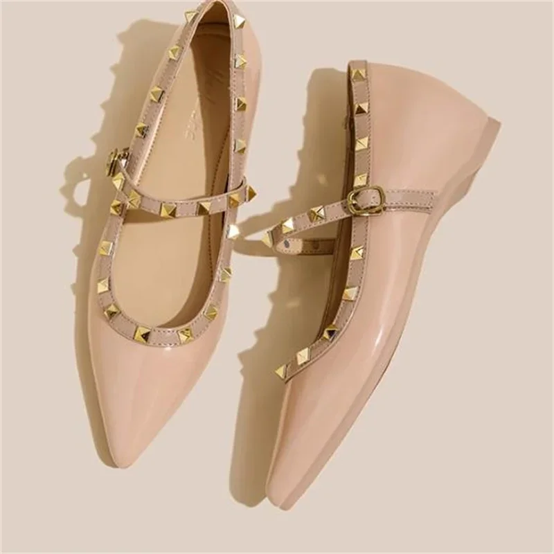 

Rivets Shoes For Women Pointed Toe Flat Heels Buckle Chassure Patent Leather Femme Front Strap Stud Ladies Shallow Zapatos Mujer