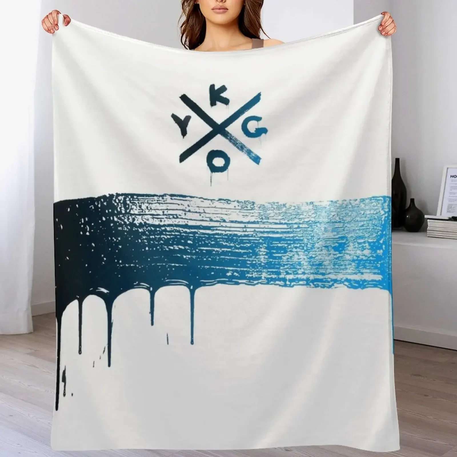 

KYGO Throw Blanket Reusable Durable Soft Blanket for All Seasons