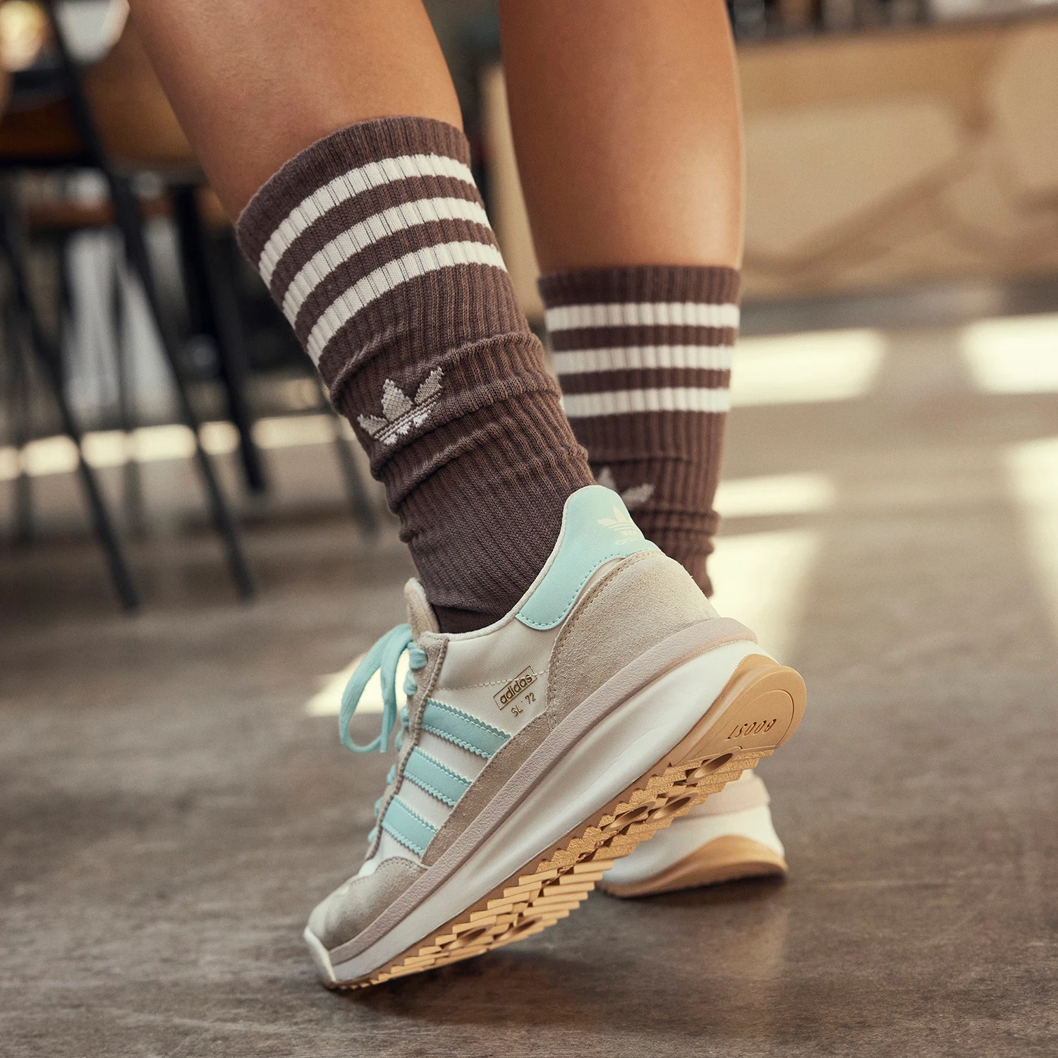 Adidas ของแท้อย่างเป็นทางการ Three Stripes รองเท้ากีฬาแฟชั่นสตรีย้อนยุคทนต่อการสึกหรอ IH7988