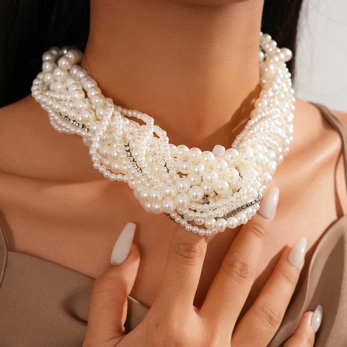 

Exaggerated Imitation Pearl Collar Necklaces for Women Exquisite Rhinestones Multi-layer Chokers Necklace Woman Banquets Jewelry