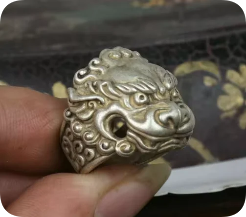 2.5CM Old Chinese Miao Silver Qilin Beast Kylin Head Beast Jewellery Hand Ring